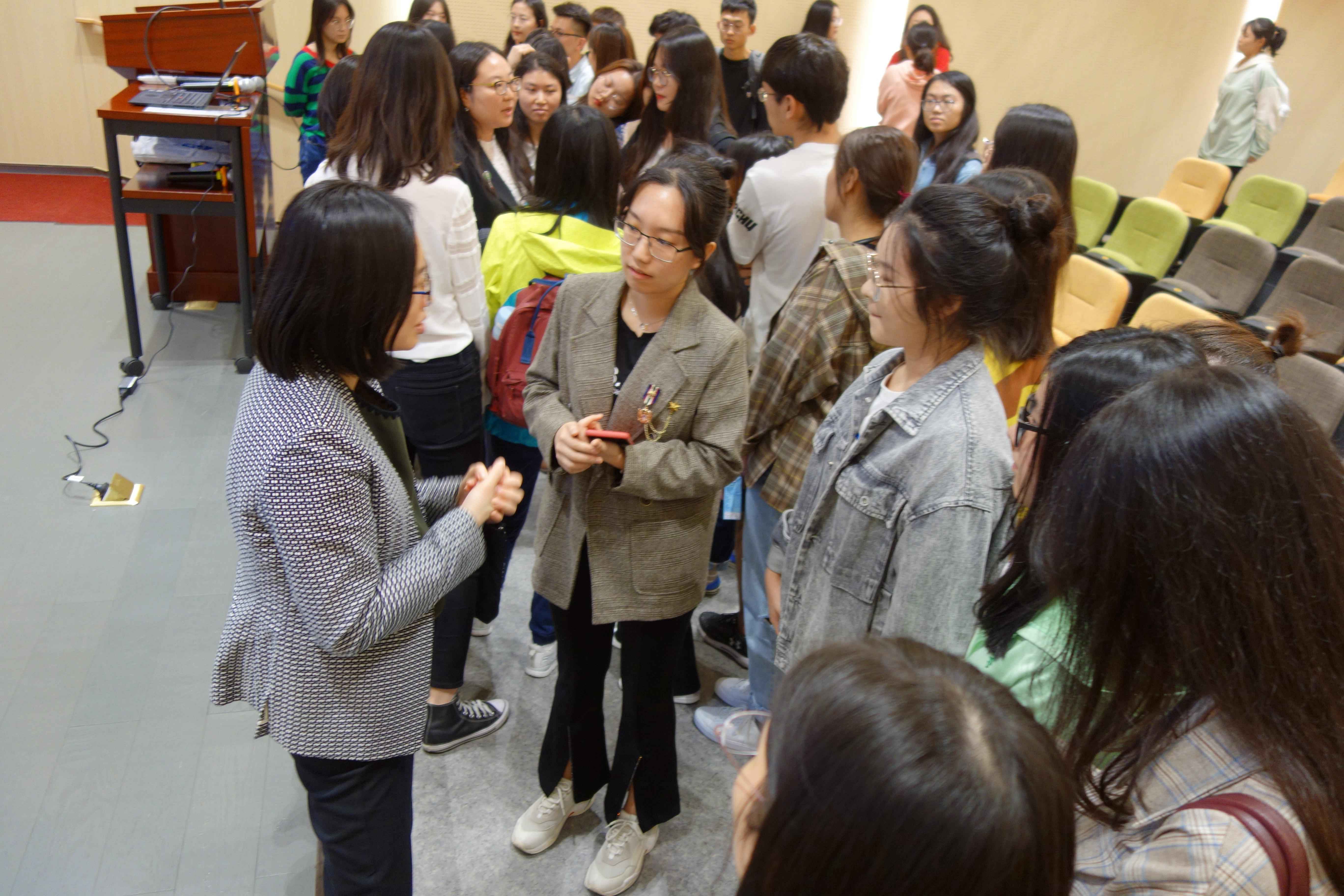 KPMG talk Mingle with students